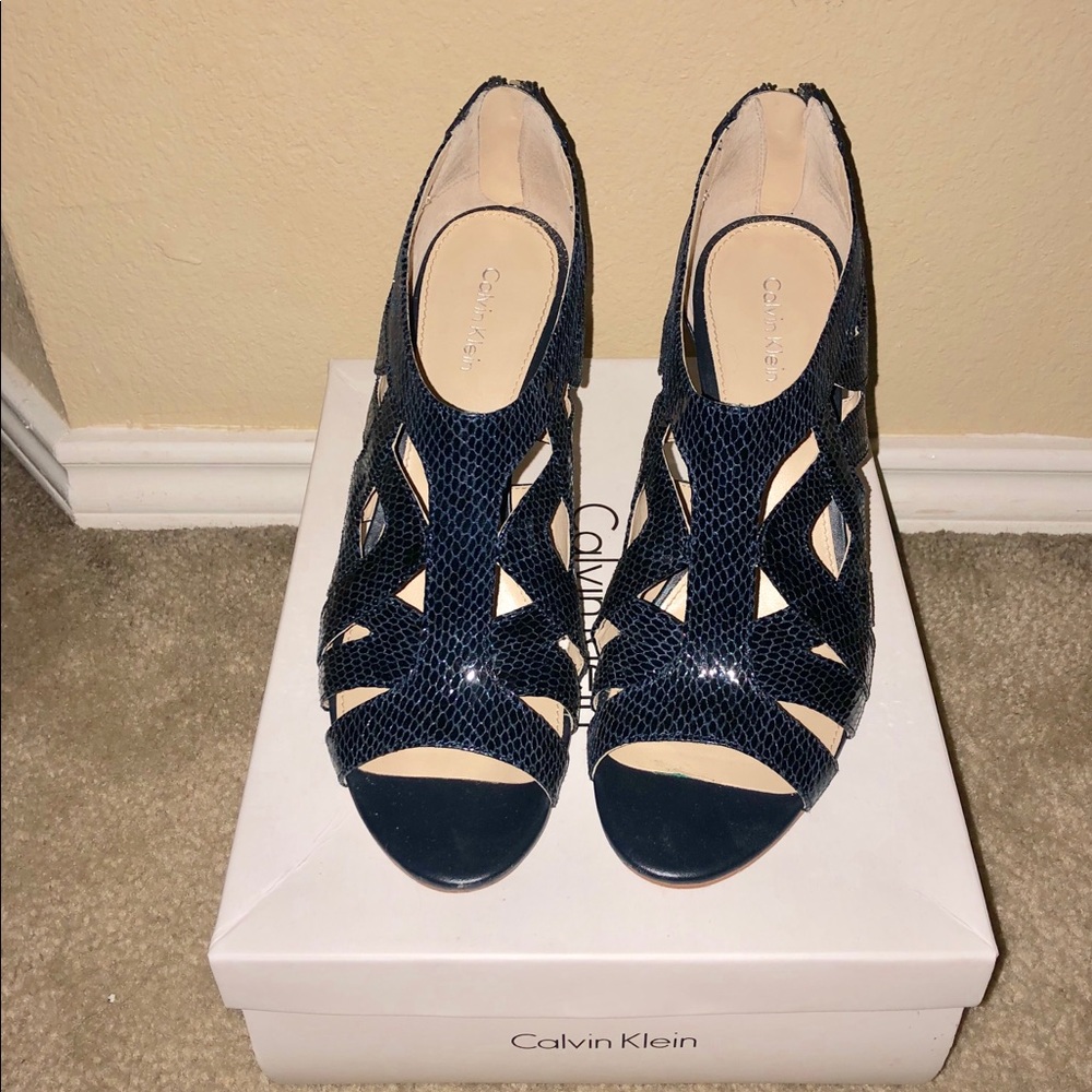 Women’s shoes